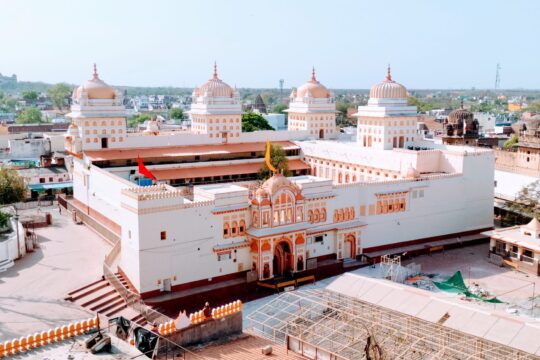 Ayodhya Stir: Oppn Eyes Hindu Pilgrimage Site to Corner Govt